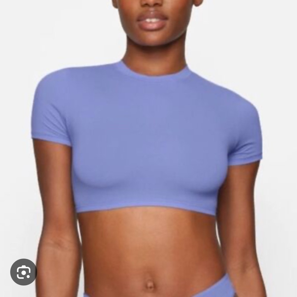 SKIMS Fits Everybody Super Cropped Short Sleeve